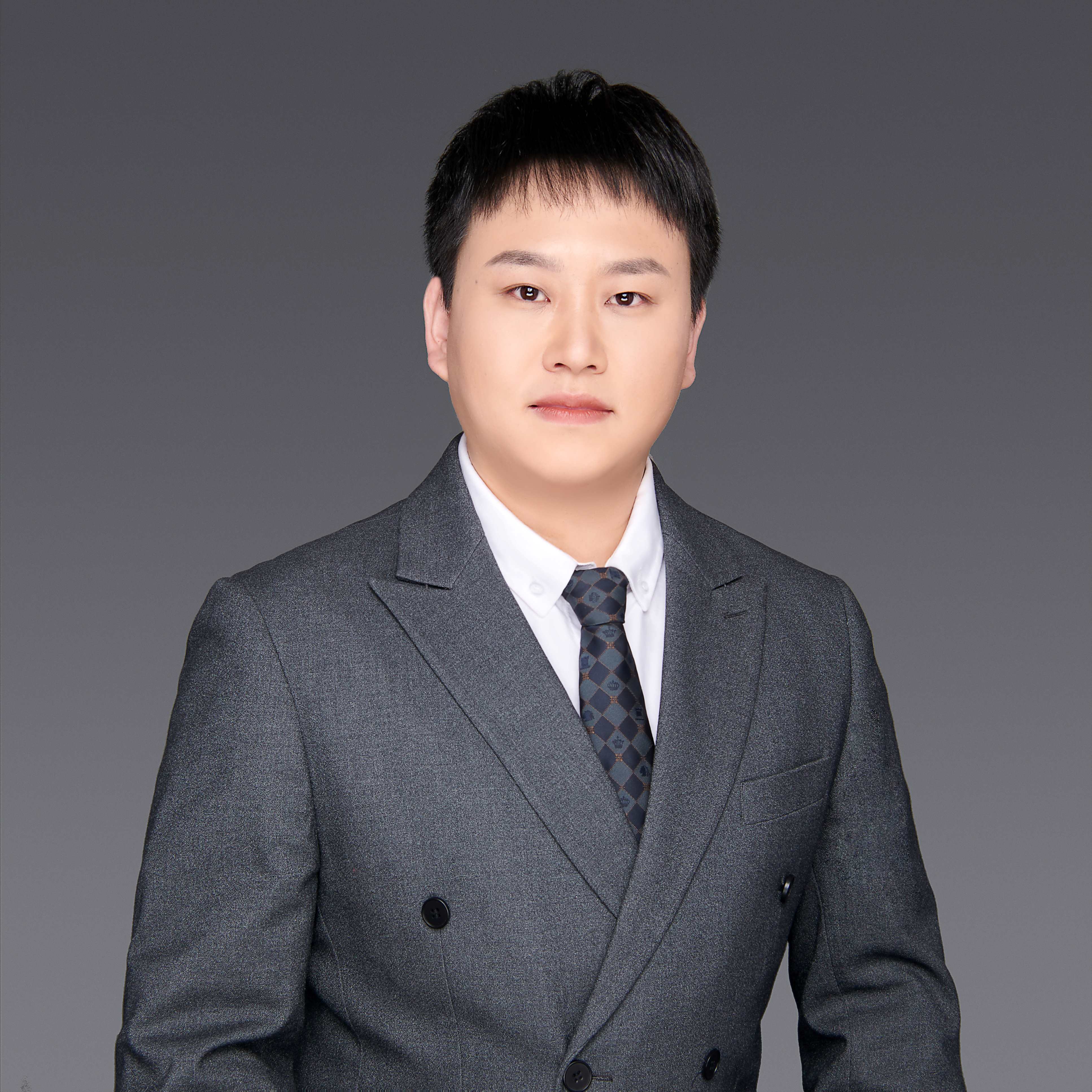 崔少伟肖像